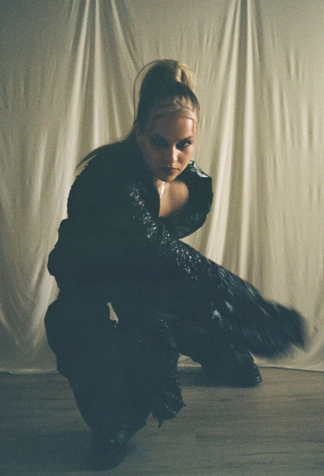 Editorial fashion portrait from Analog gurl in a digital wurld.