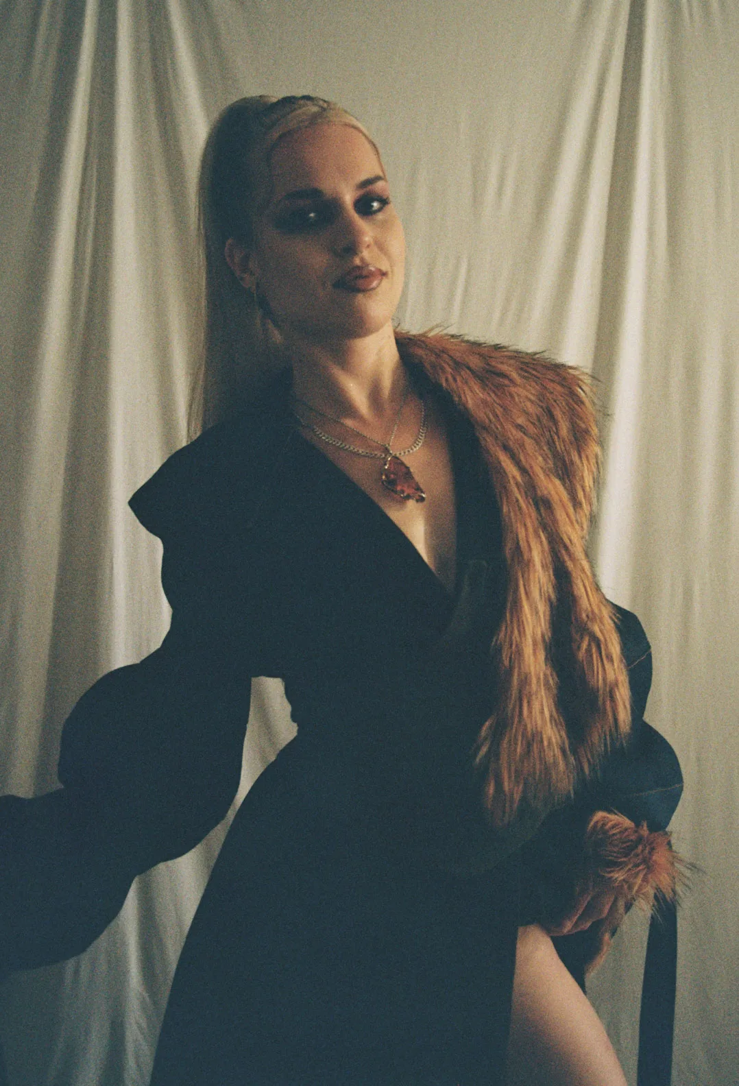 Editorial fashion portrait from Analog gurl in a digital wurld.