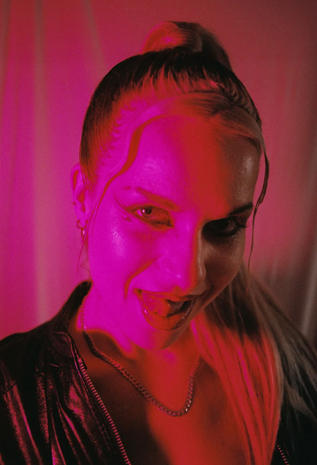 Editorial fashion portrait from Analog gurl in a digital wurld.